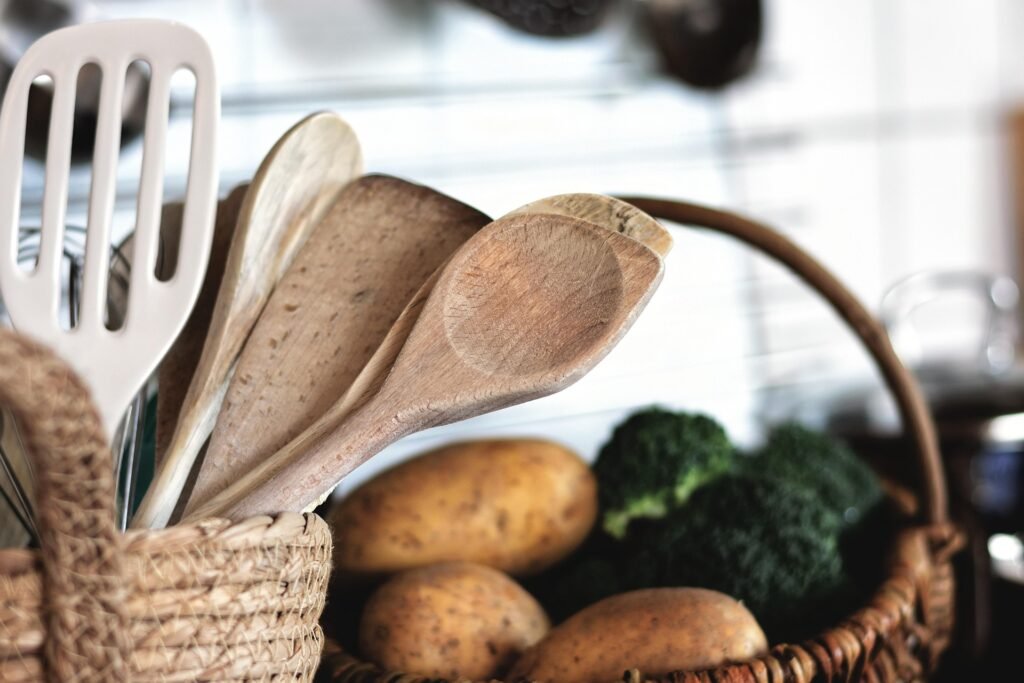 congerdesign cooking utensils 7057583 1920