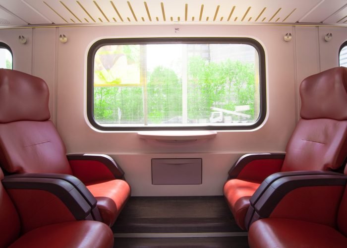 Travel clickerhappy train 2344374 1920